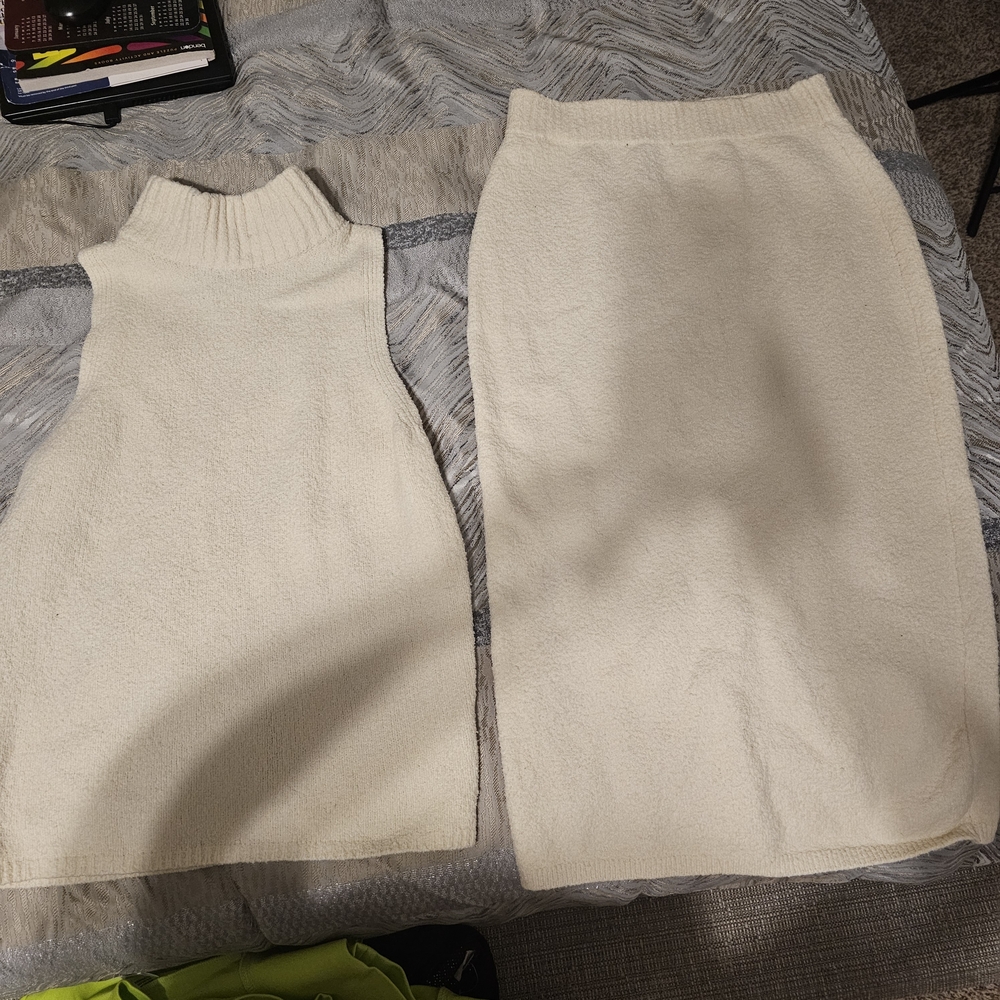 Express Cream Fuzzy Furry Knit Sleeveless Turtleneck Set